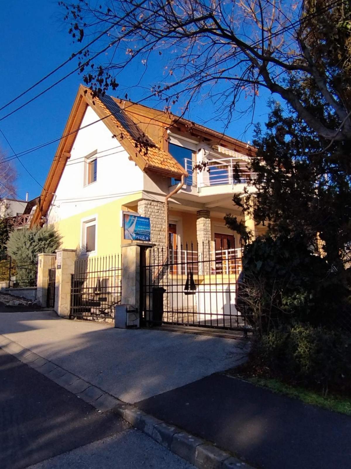 באלאטונפורד Apartman Vitorlas Vendeghaz מראה חיצוני תמונה