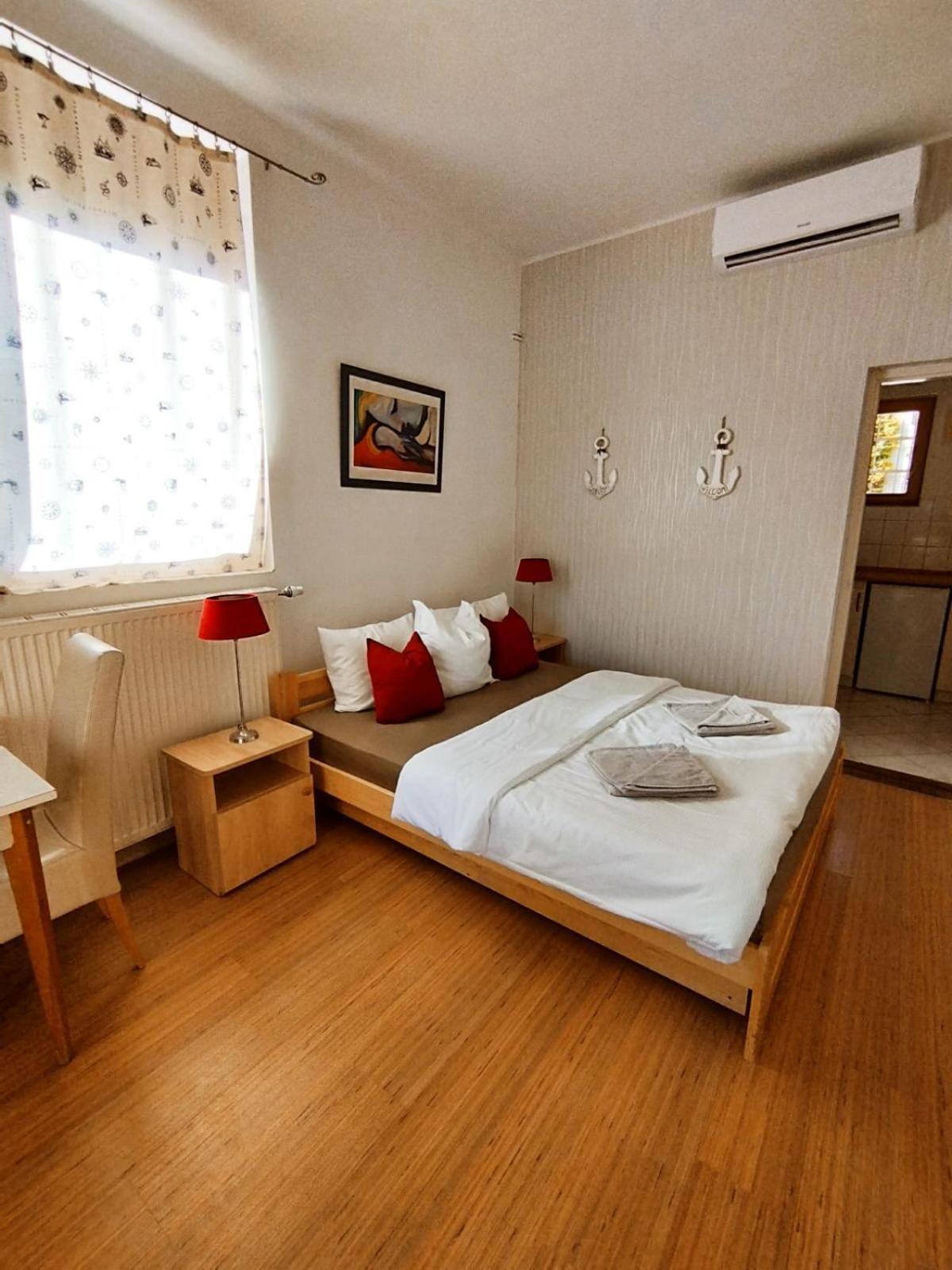 באלאטונפורד Apartman Vitorlas Vendeghaz מראה חיצוני תמונה