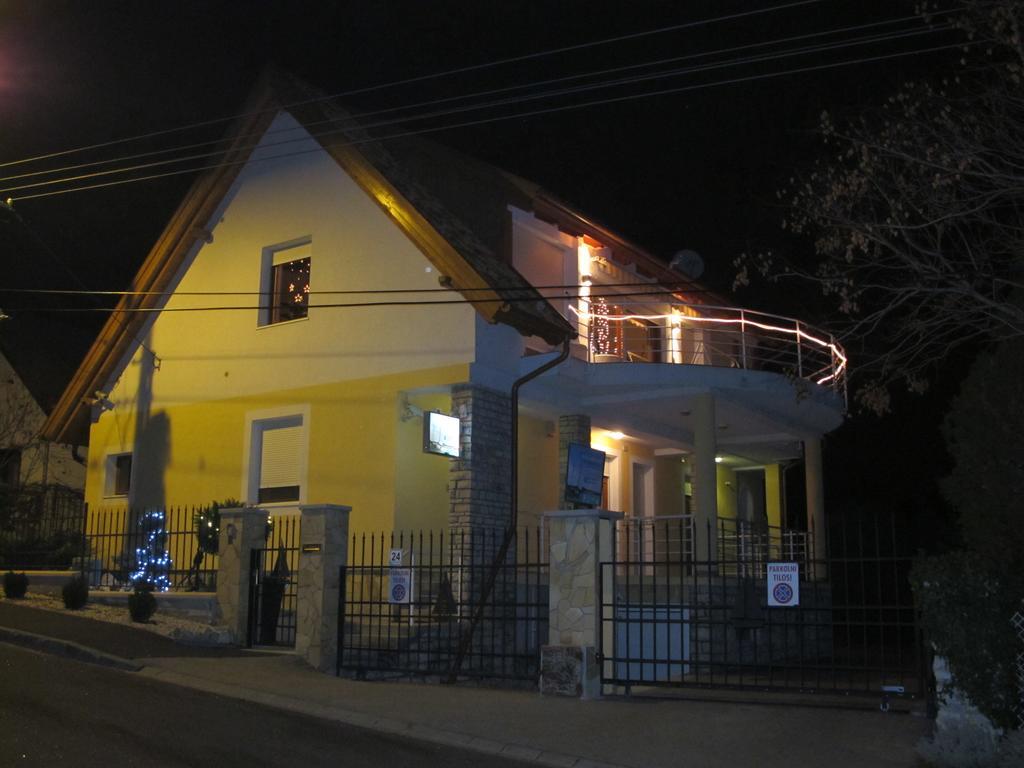 באלאטונפורד Apartman Vitorlas Vendeghaz מראה חיצוני תמונה